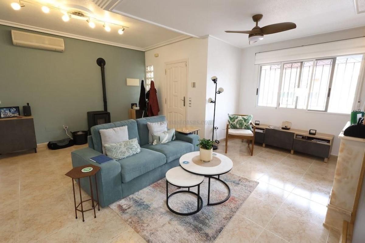 Venta de villa en San Miguel de Salinas