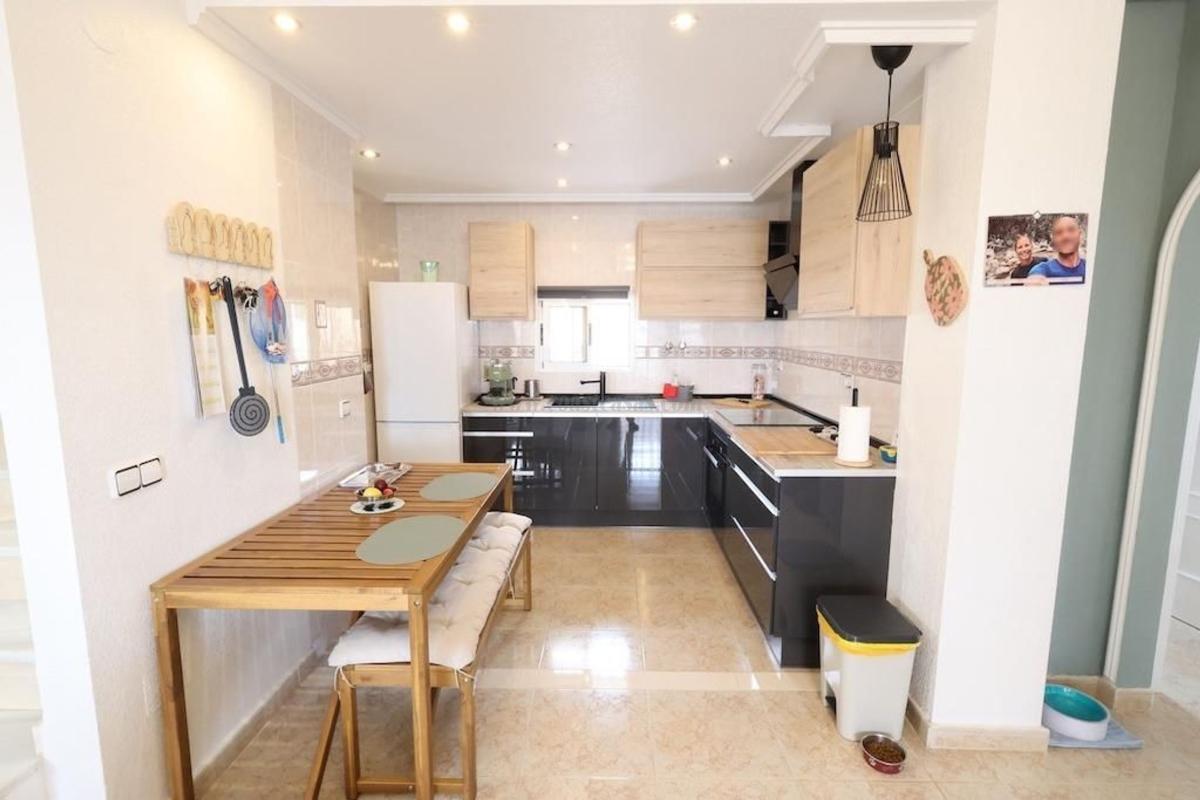 Venta de villa en San Miguel de Salinas