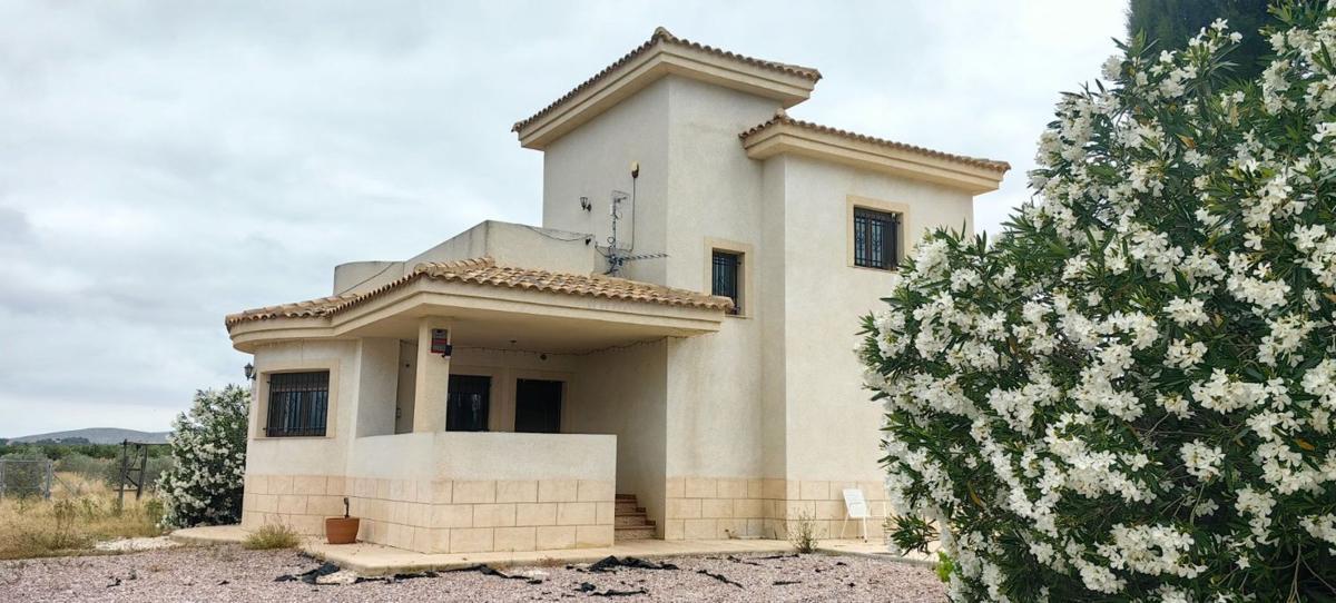 Venta de villa en Pinoso