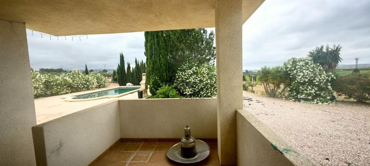 Venta de villa en Pinoso