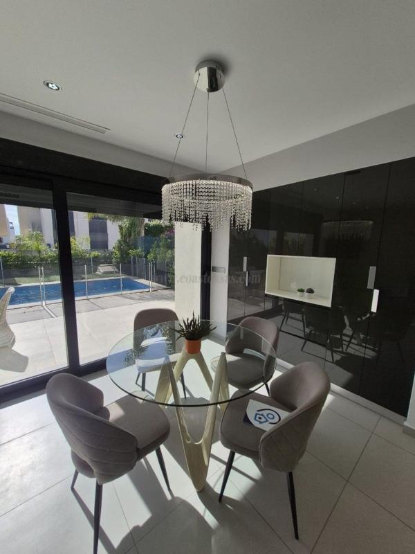 Venta de villa en Rojales