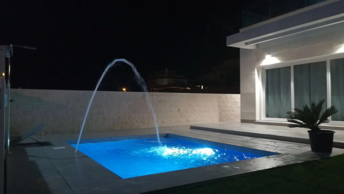 Venta de villa en Los Montesinos