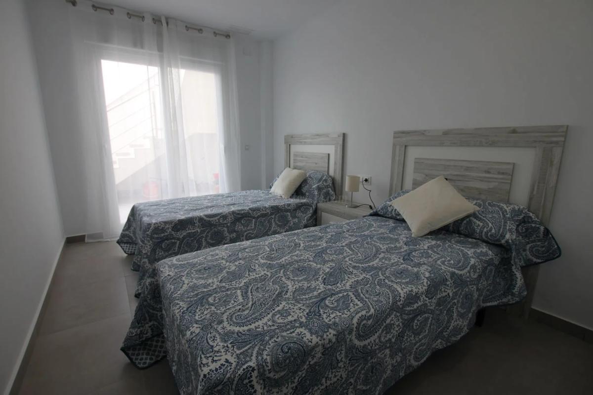 Venta de villa en Los Montesinos