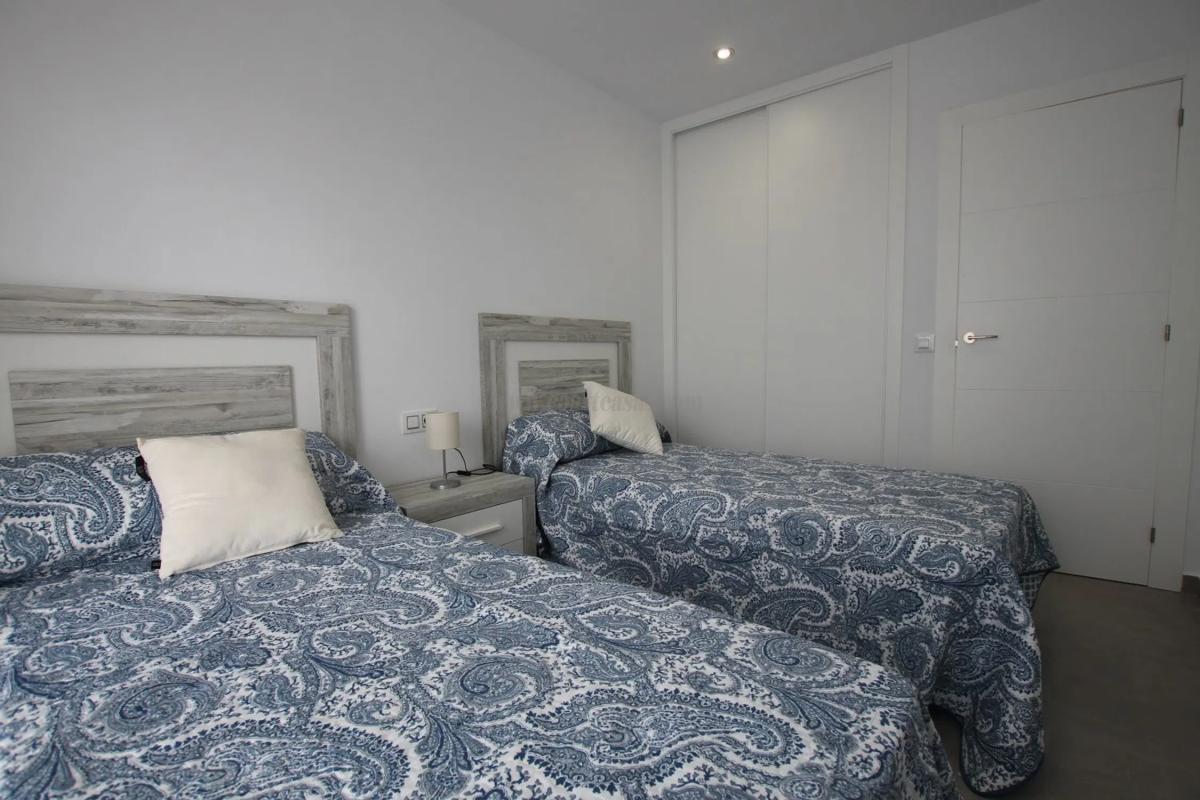 Venta de villa en Los Montesinos