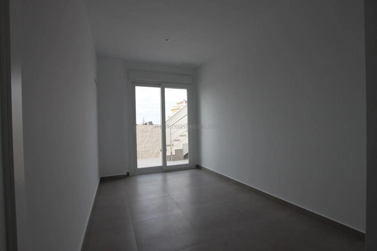 Venta de villa en Los Montesinos