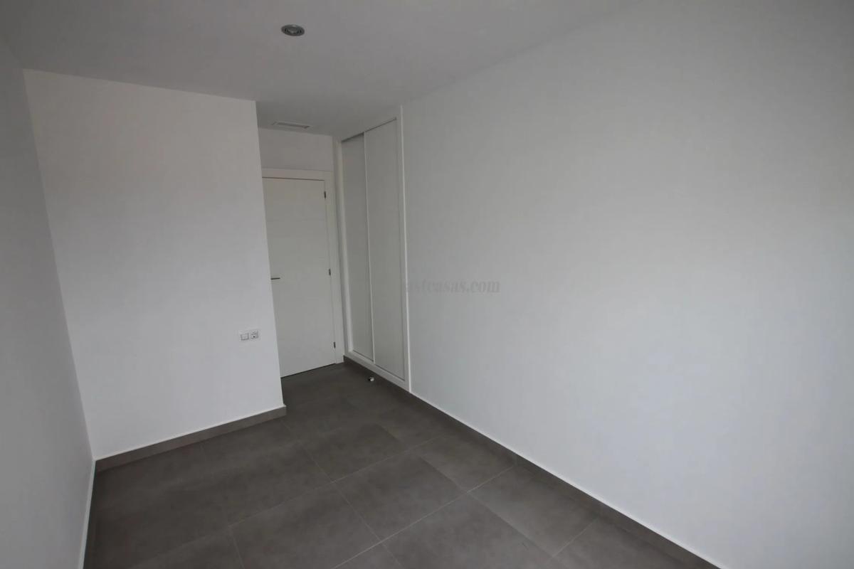 Venta de villa en Los Montesinos