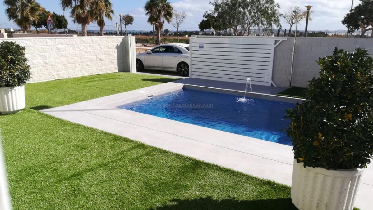 Venta de villa en Los Montesinos
