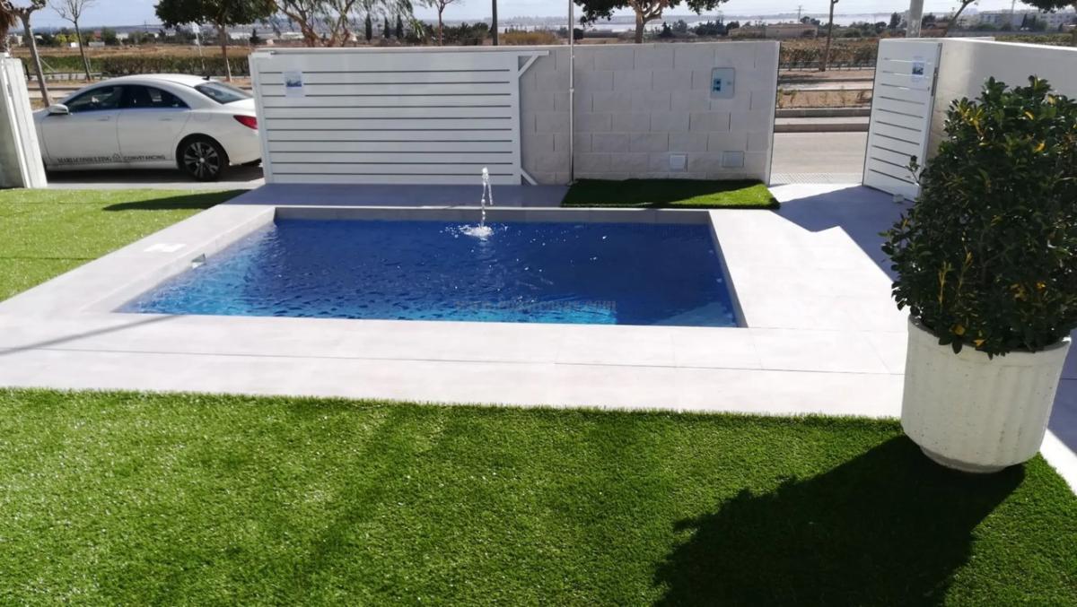 Venta de villa en Los Montesinos
