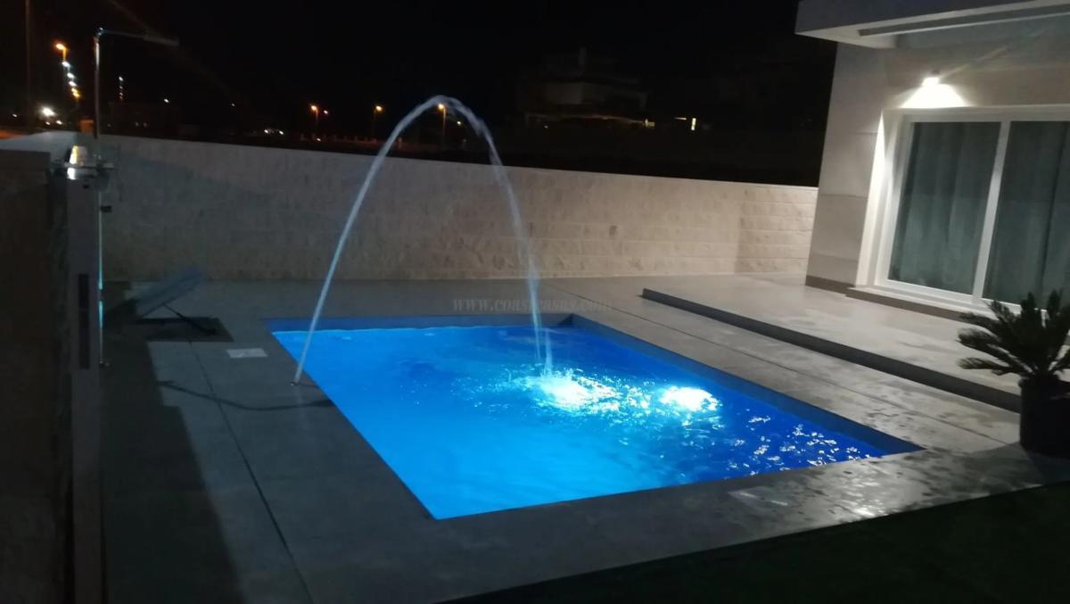 Venta de villa en Los Montesinos