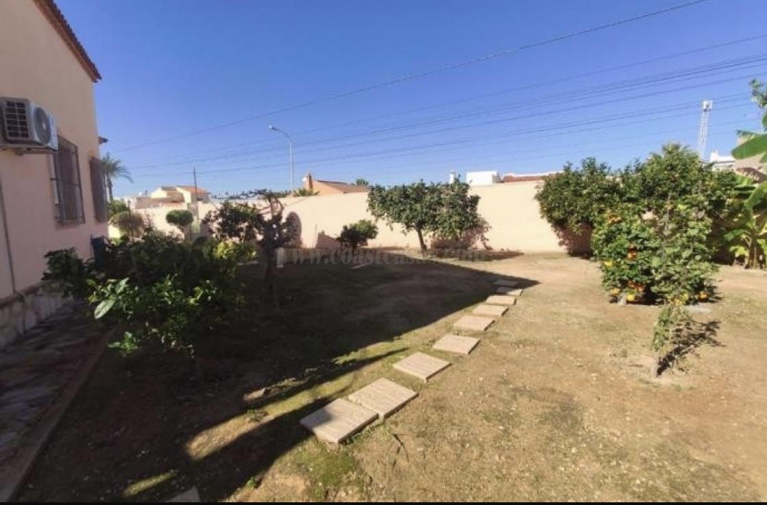 For sale of chalet in Torrevieja