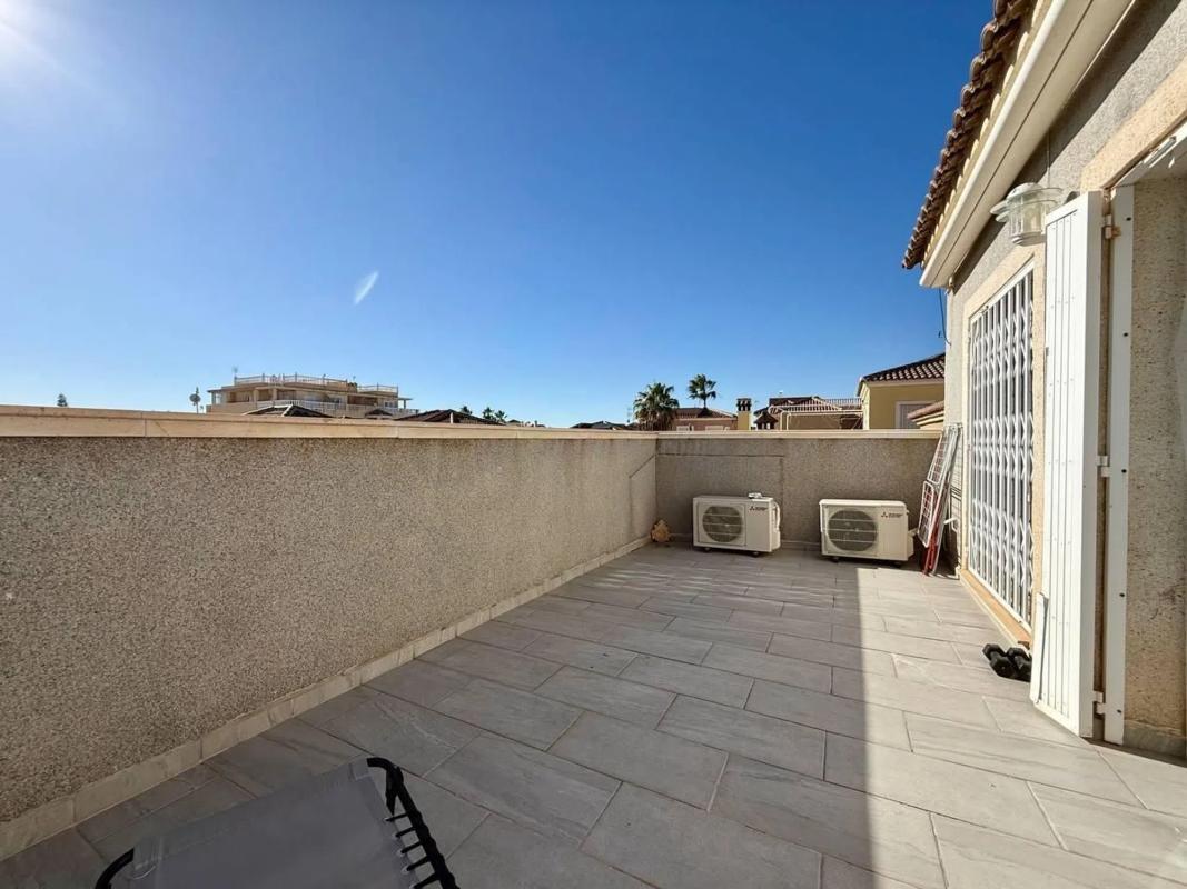 Venta de villa en Orihuela