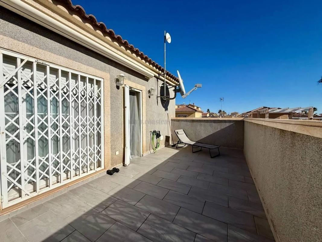 Venta de villa en Orihuela