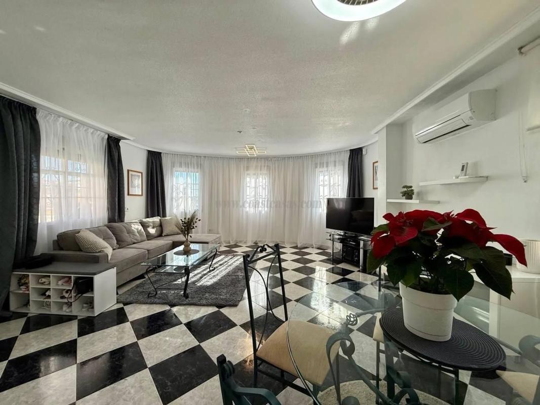 Venta de villa en Orihuela