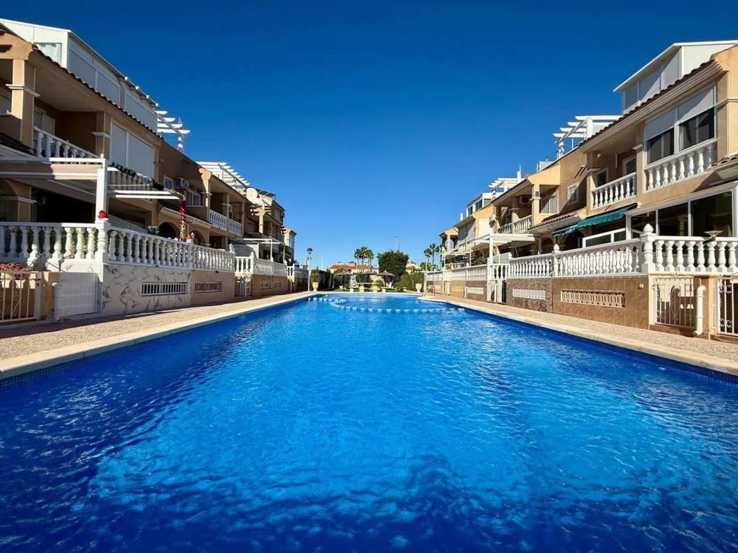Venta de villa en Orihuela