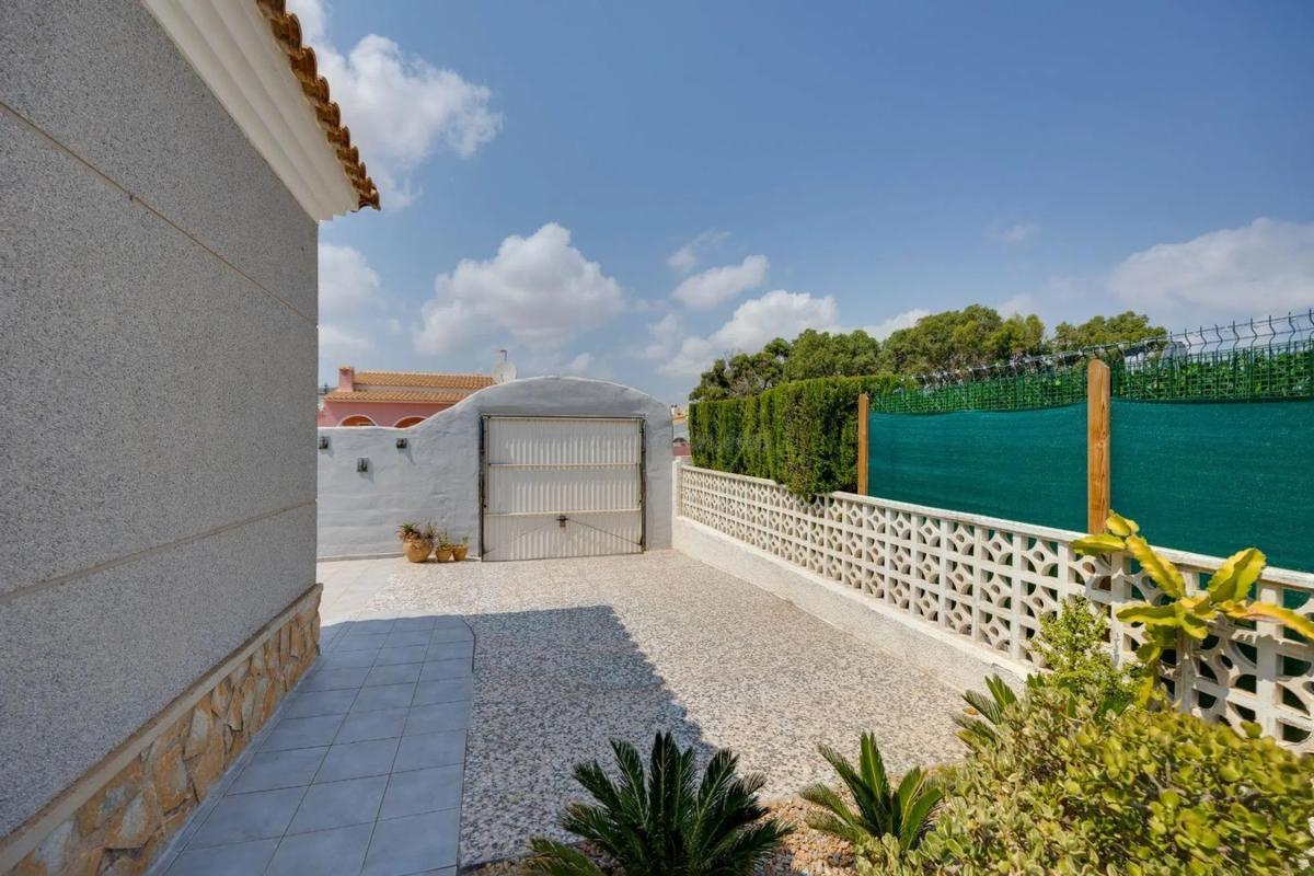 Venta de villa en Orihuela