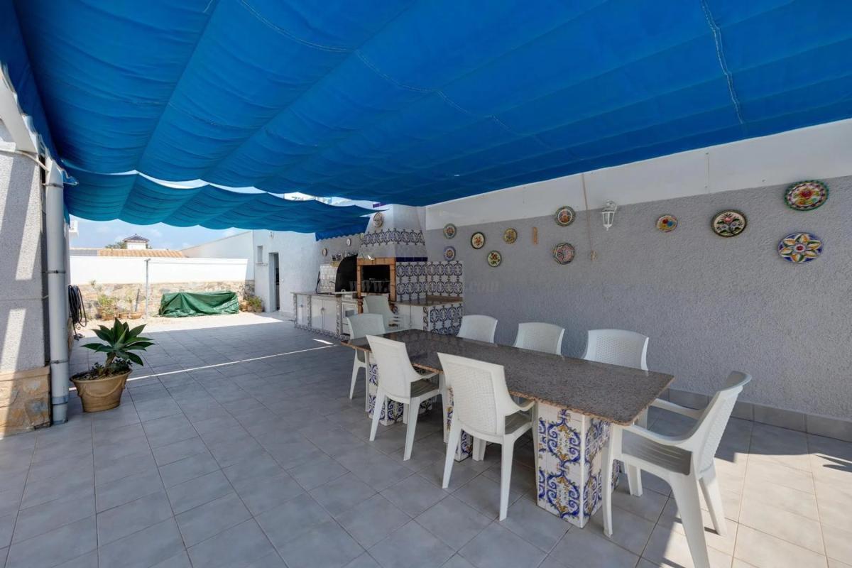 Venta de villa en Orihuela