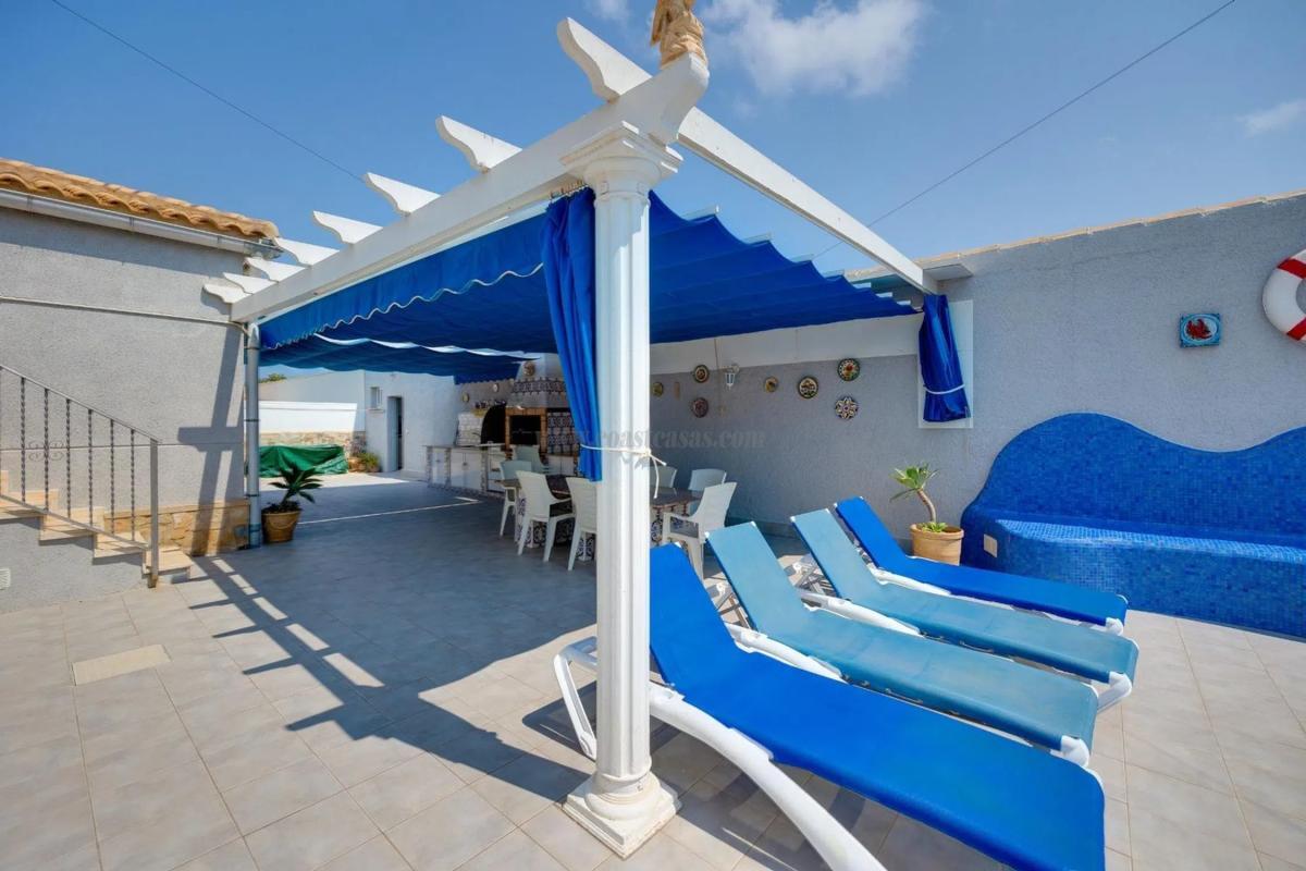 Venta de villa en Orihuela