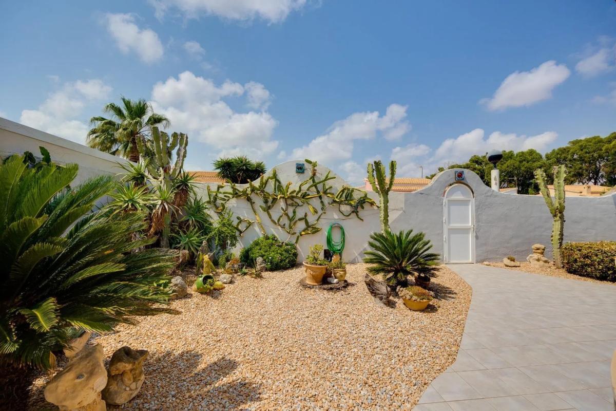 Venta de villa en Orihuela