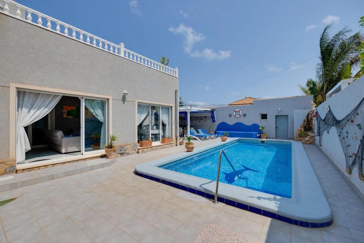 Venta de villa en Orihuela