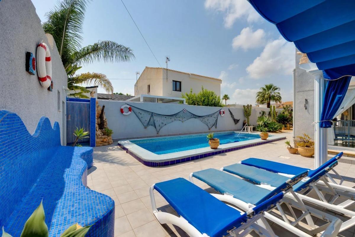 Venta de villa en Orihuela