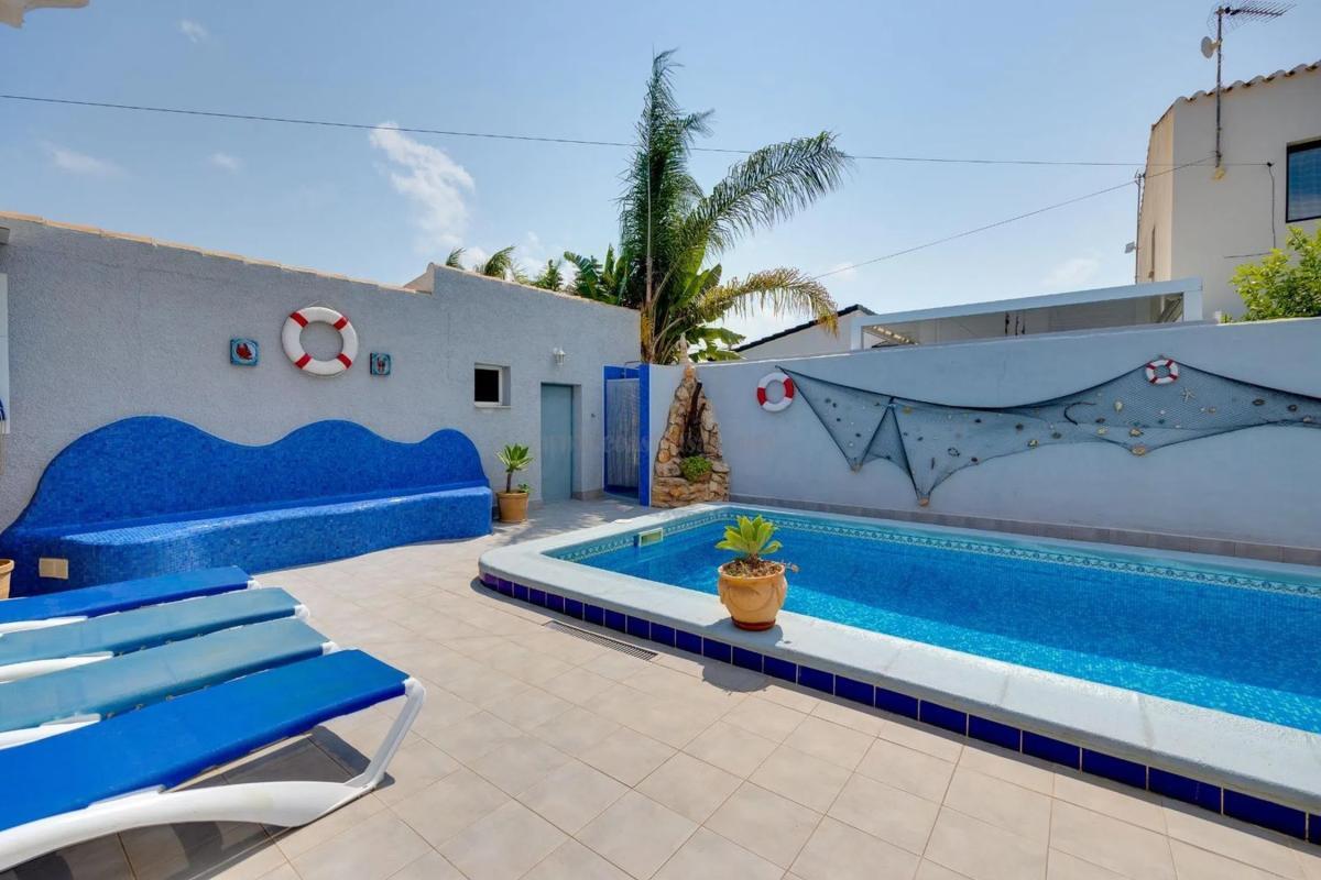 Venta de villa en Orihuela