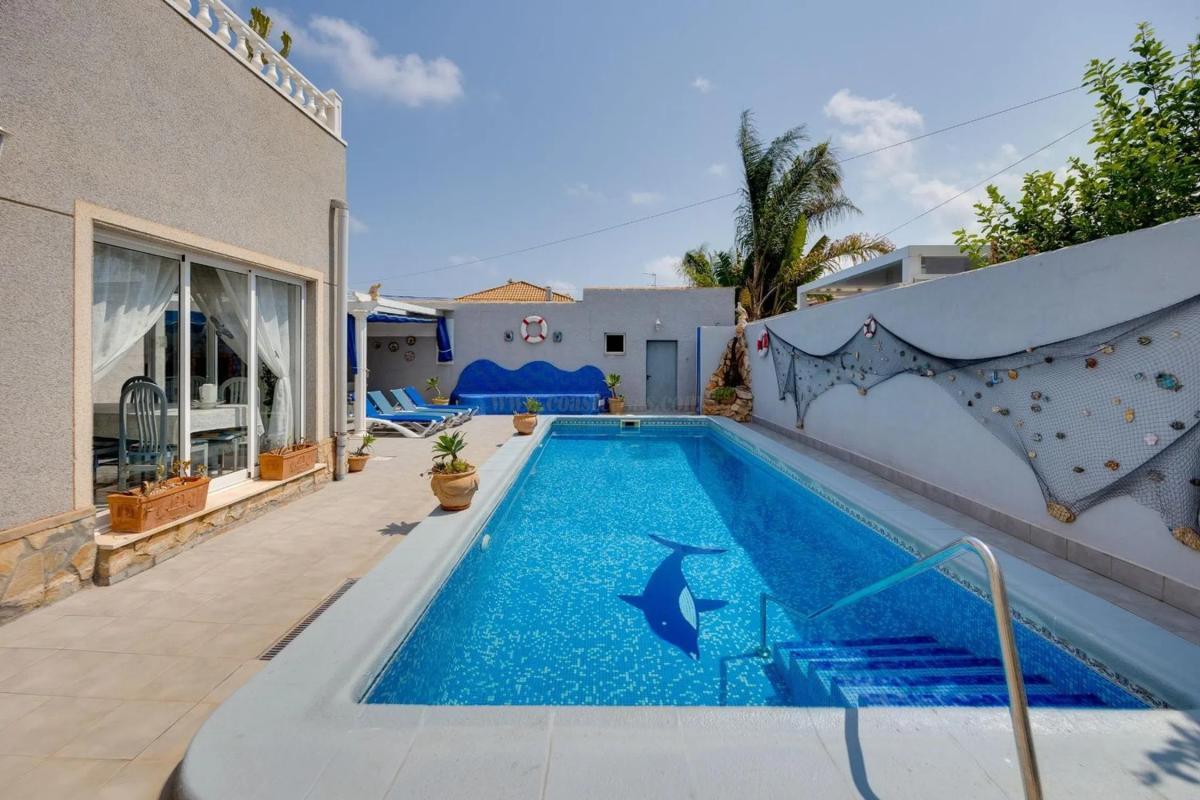 Venta de villa en Orihuela