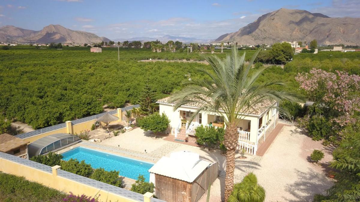 Venta de villa en Orihuela