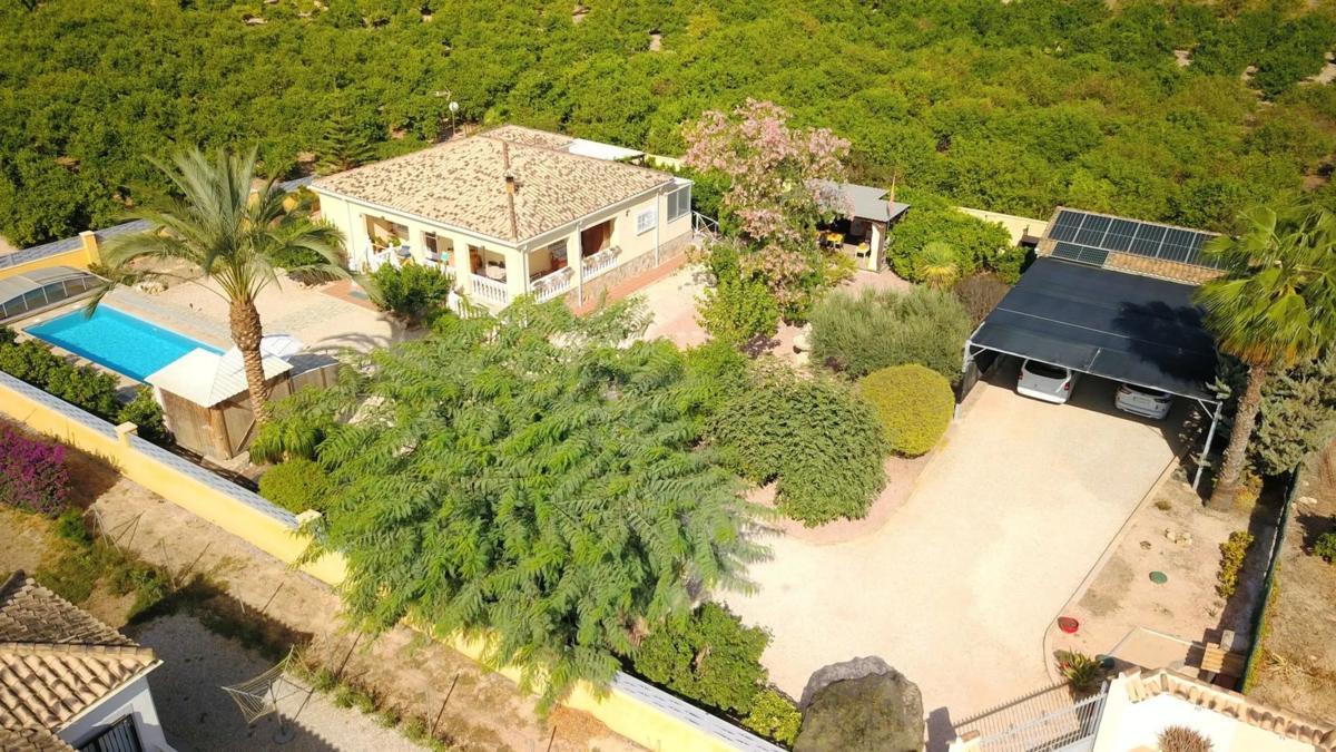 Venta de villa en Orihuela