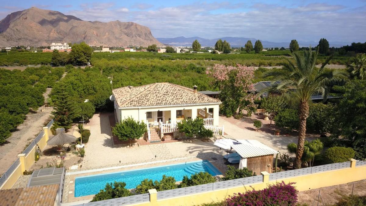 Venta de villa en Orihuela