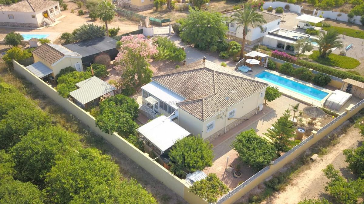 Venta de villa en Orihuela