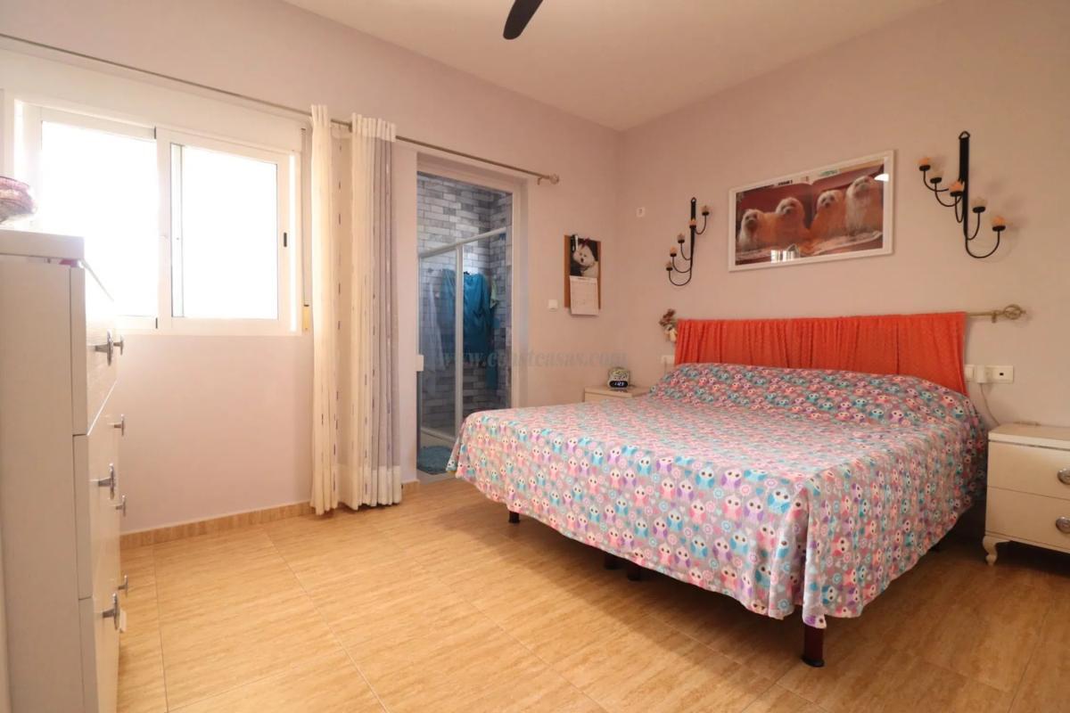 Venta de villa en Orihuela