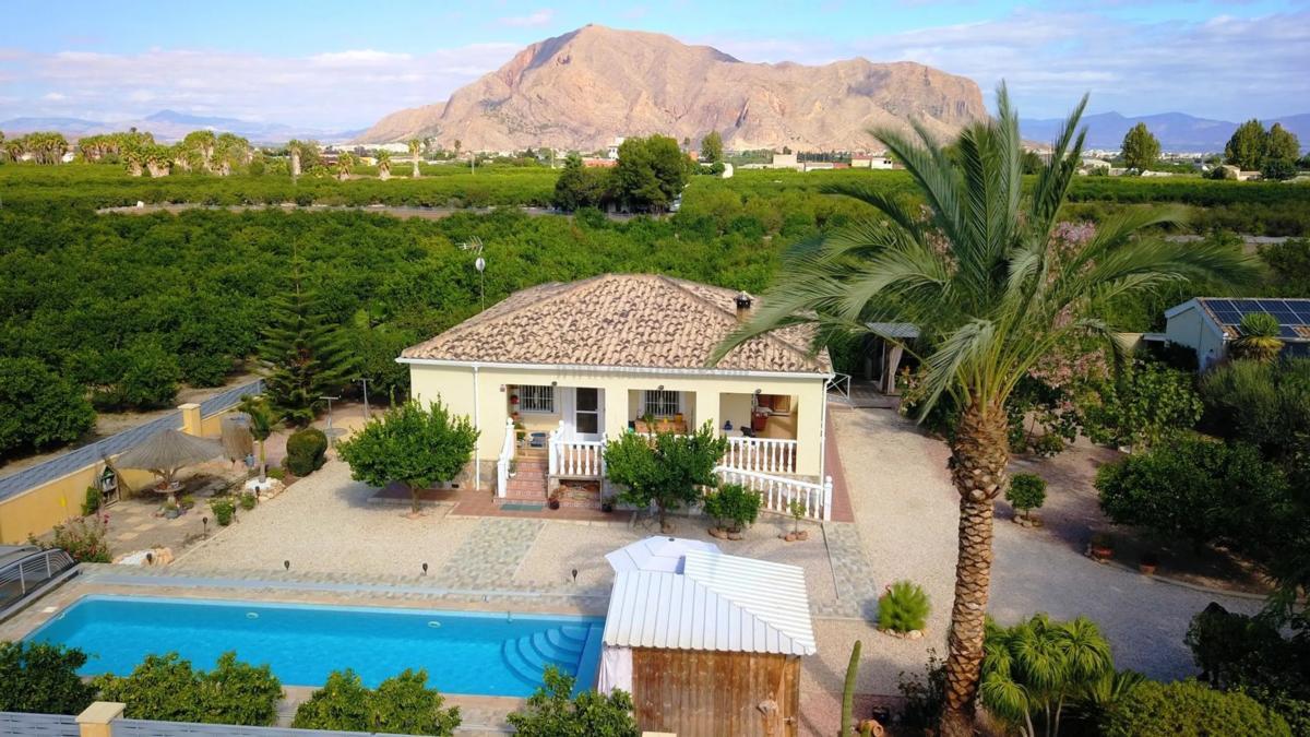 Venta de villa en Orihuela