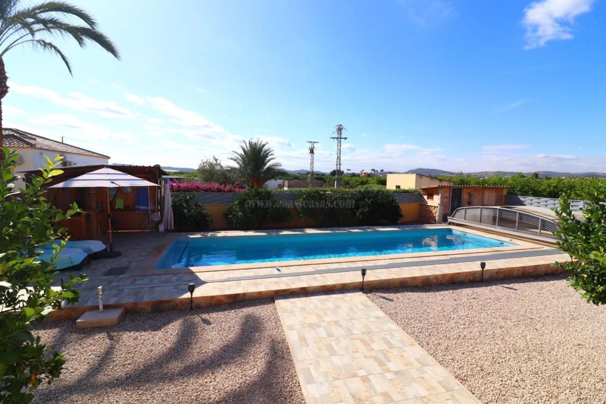 Venta de villa en Orihuela