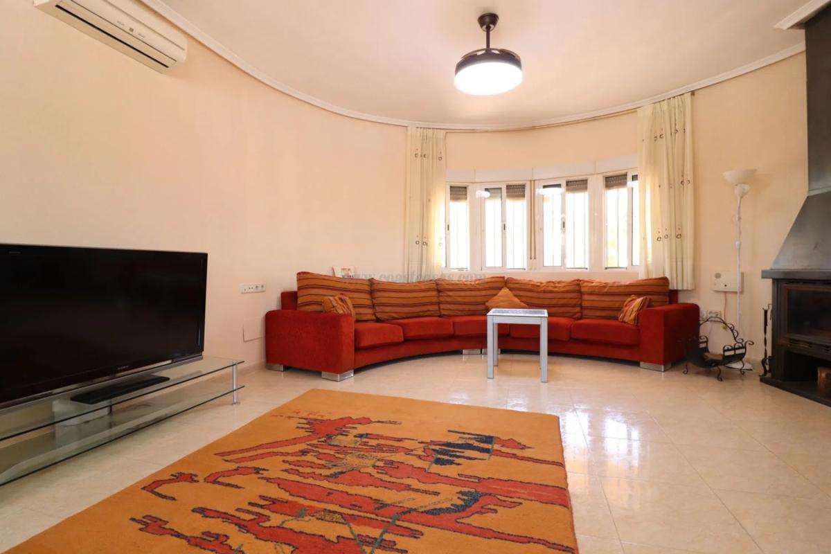 Venta de villa en Catral