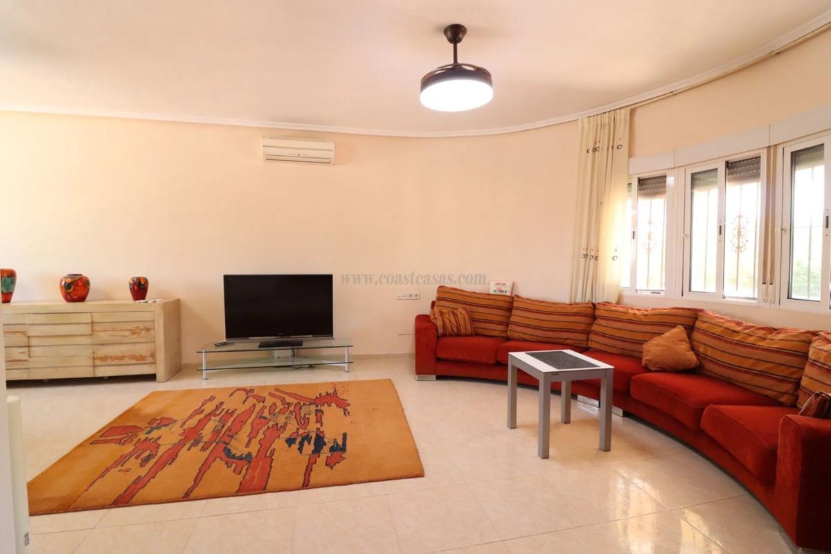Venta de villa en Catral