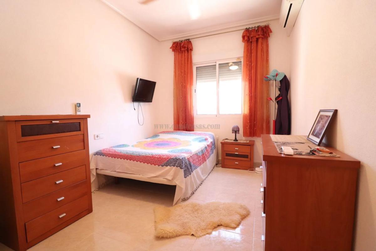 Venta de villa en Catral