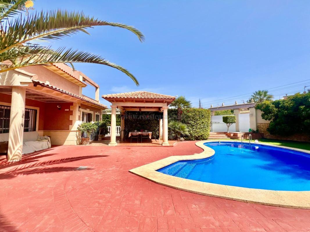 Venta de villa en Torrevieja