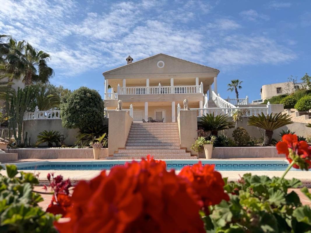 Venta de villa en Algorfa