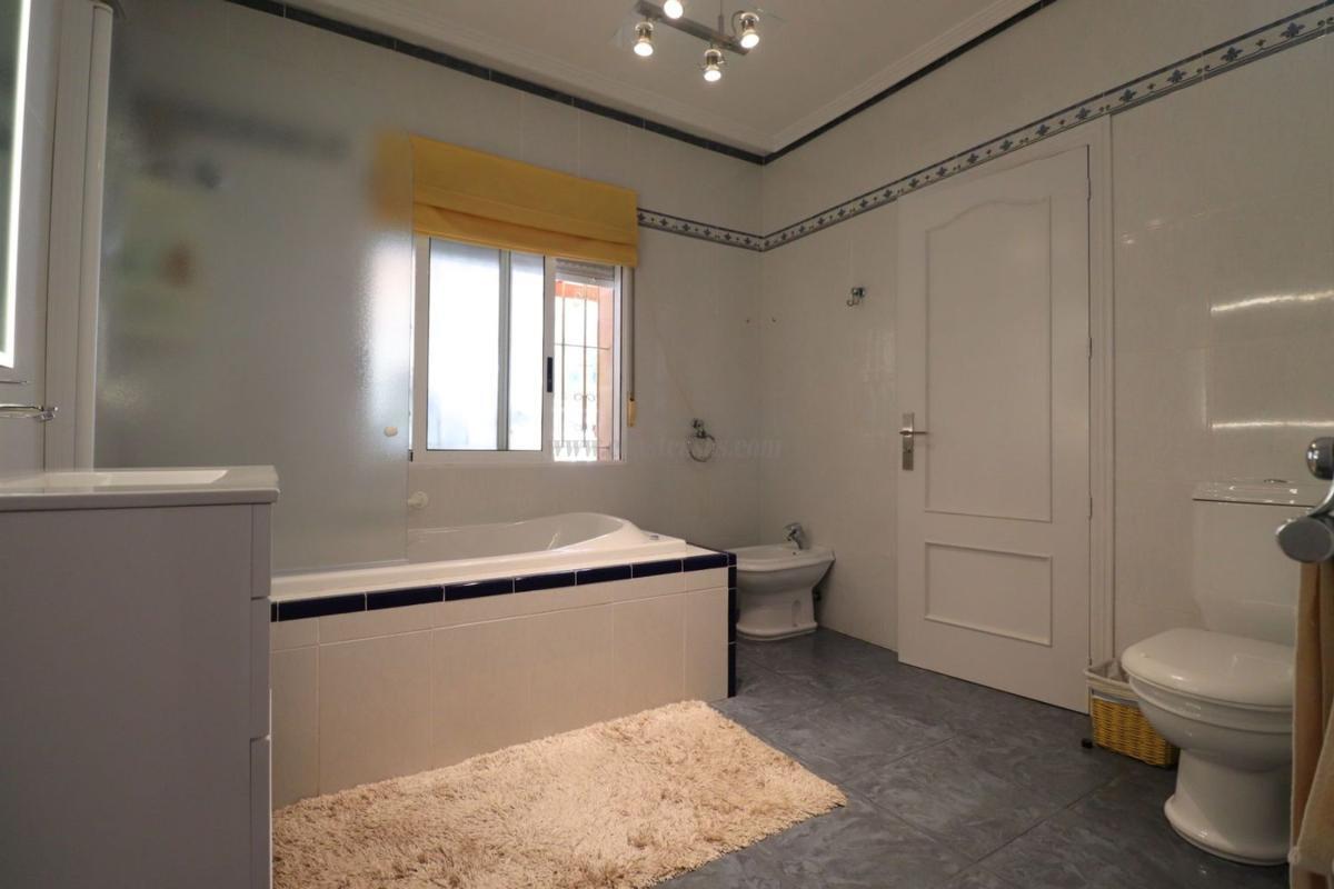 Venta de villa en Algorfa