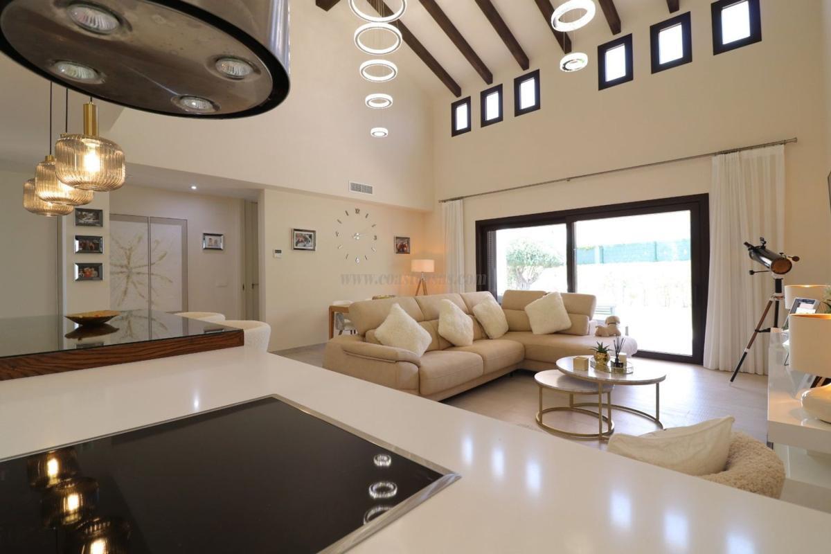Venta de villa en Algorfa