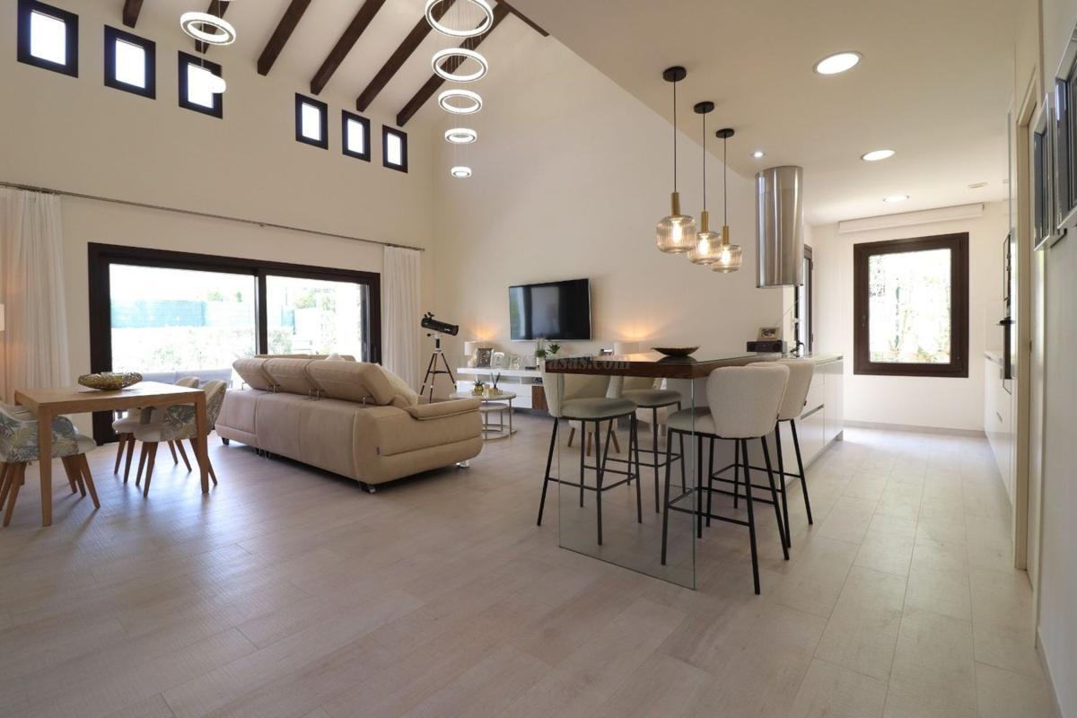 Venta de villa en Algorfa