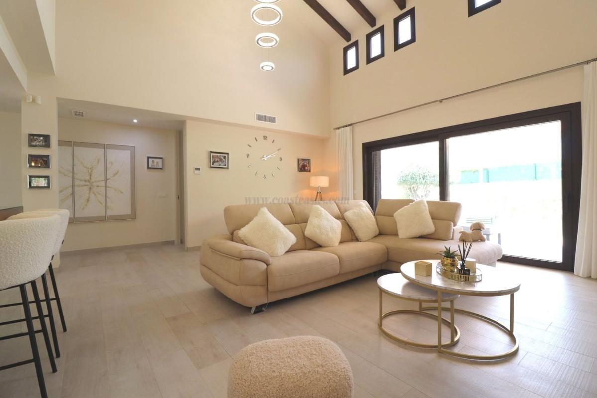 Venta de villa en Algorfa