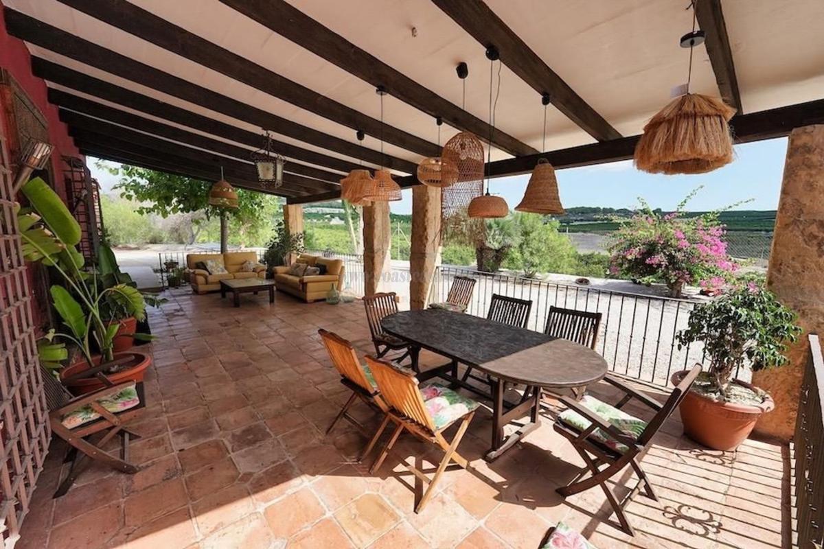 Venta de villa en Orihuela