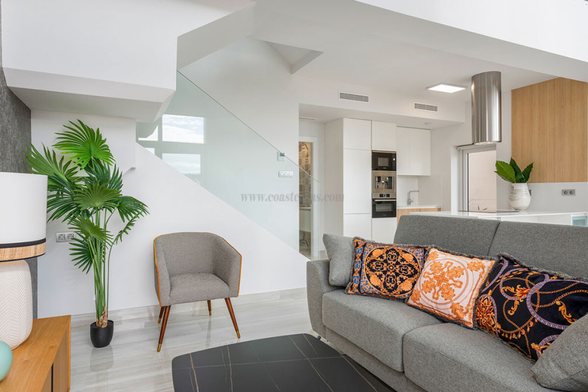 Venta de villa en Los Montesinos