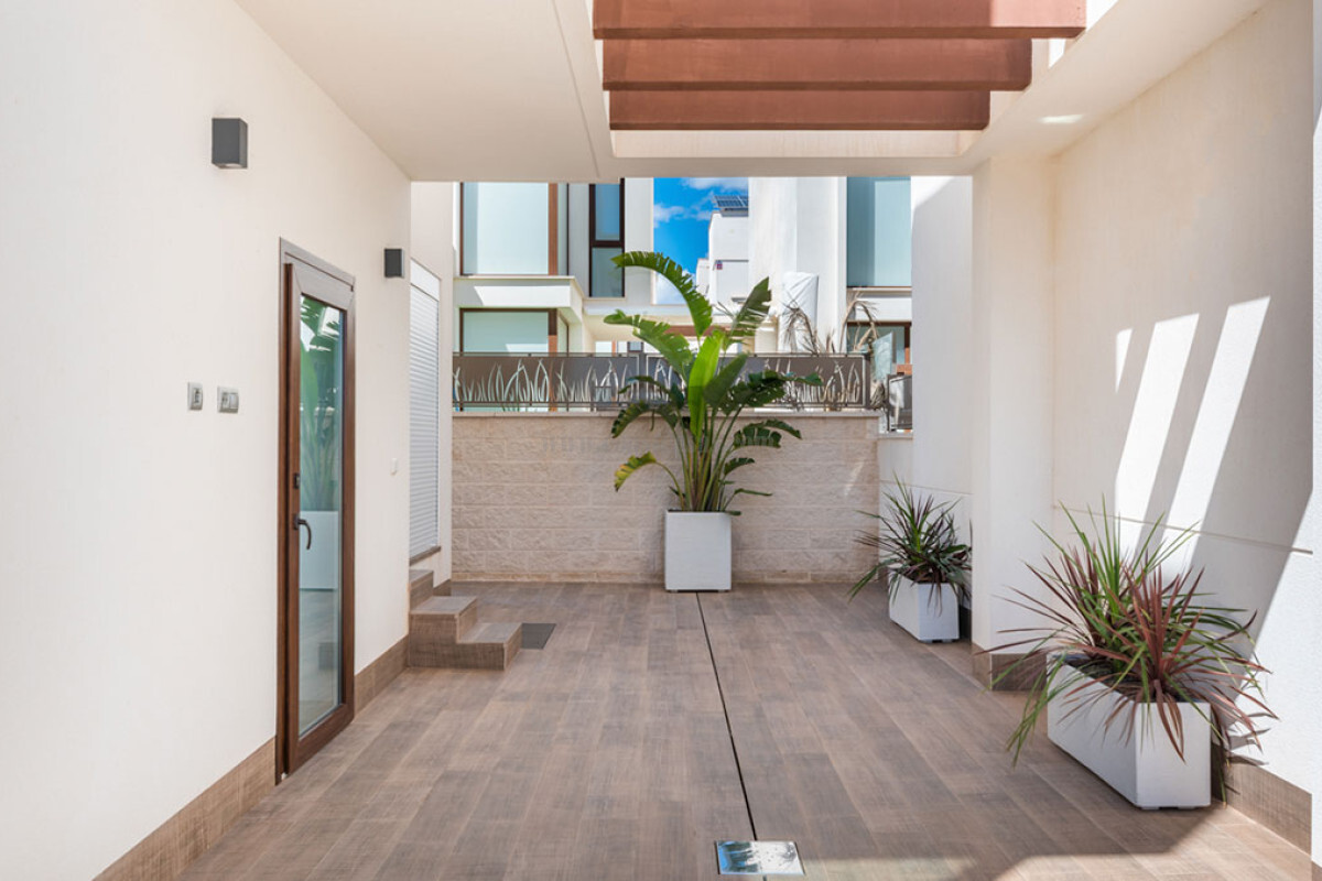 Venta de villa en Los Montesinos