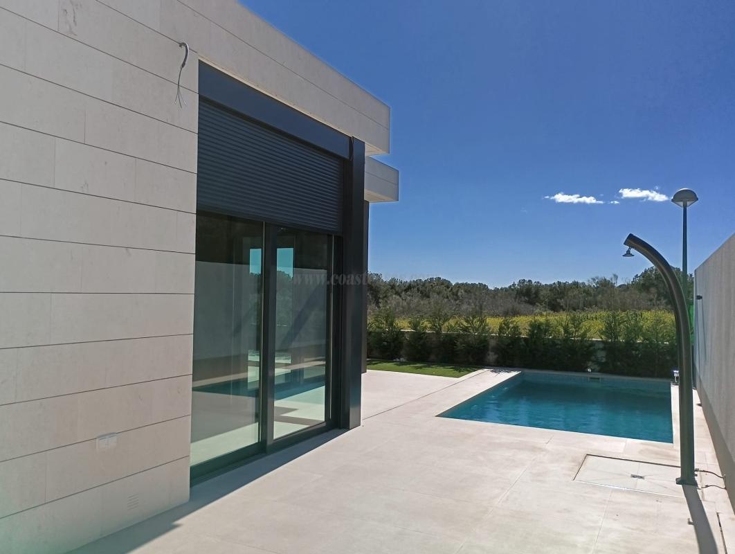 Venta de villa en Pilar de la Horadada