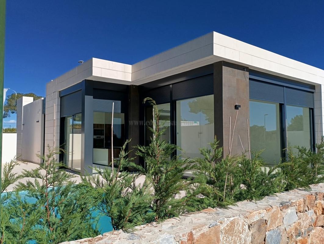 Venta de villa en Pilar de la Horadada