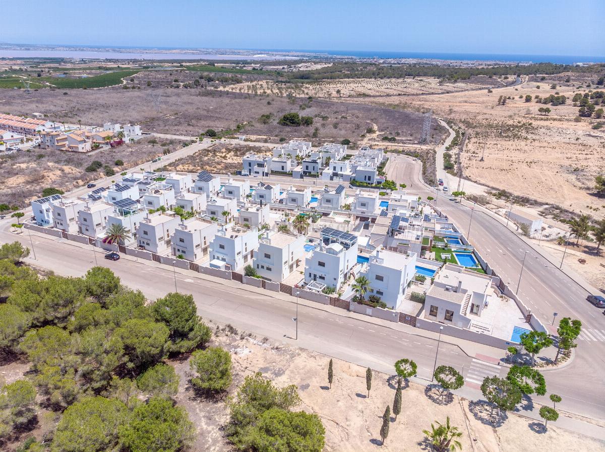 Venta de chalet en San Miguel de Salinas