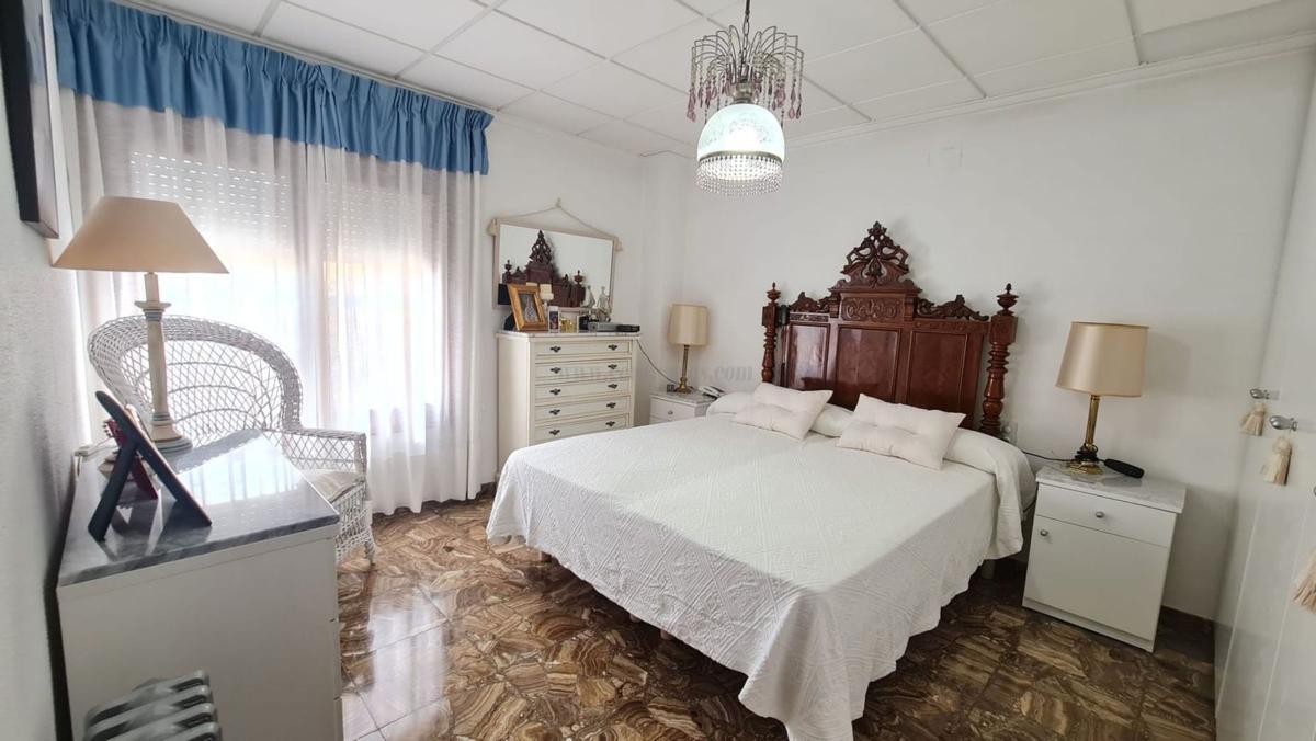 Venta de villa en Elda