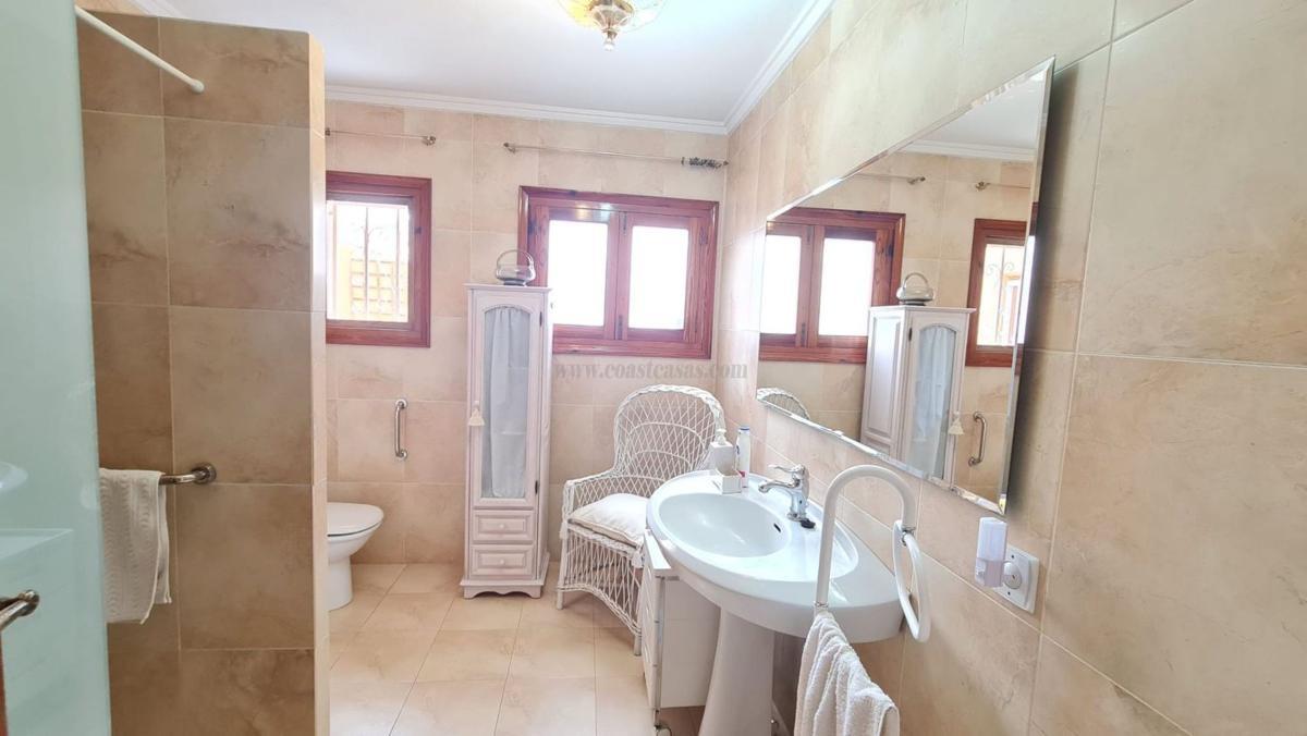 Venta de villa en Elda